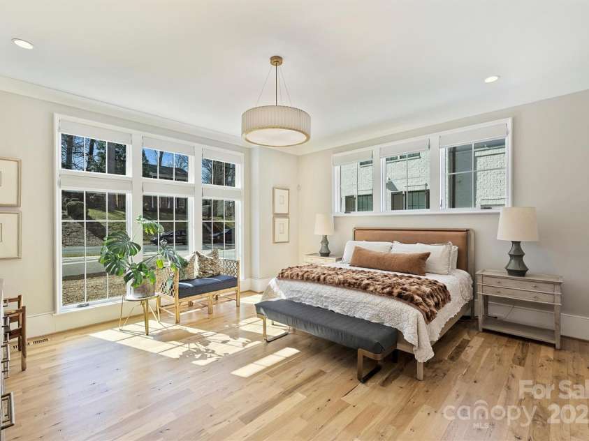 2509 Montrose Court, Charlotte, NC 28207.  MLS# CAR4228523, YatesRealty ID 109. Primary Bedroom on Main