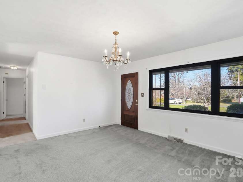 456 Debra Circle, Concord, NC 28025.  MLS# CAR4354481, YatesRealty ID 10900. 
