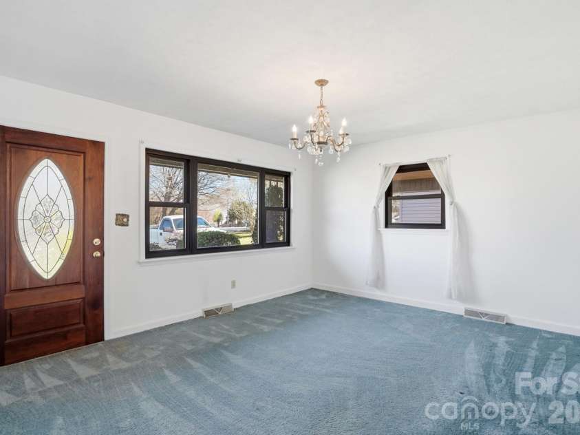 456 Debra Circle, Concord, NC 28025.  MLS# CAR4354481, YatesRealty ID 10900. 