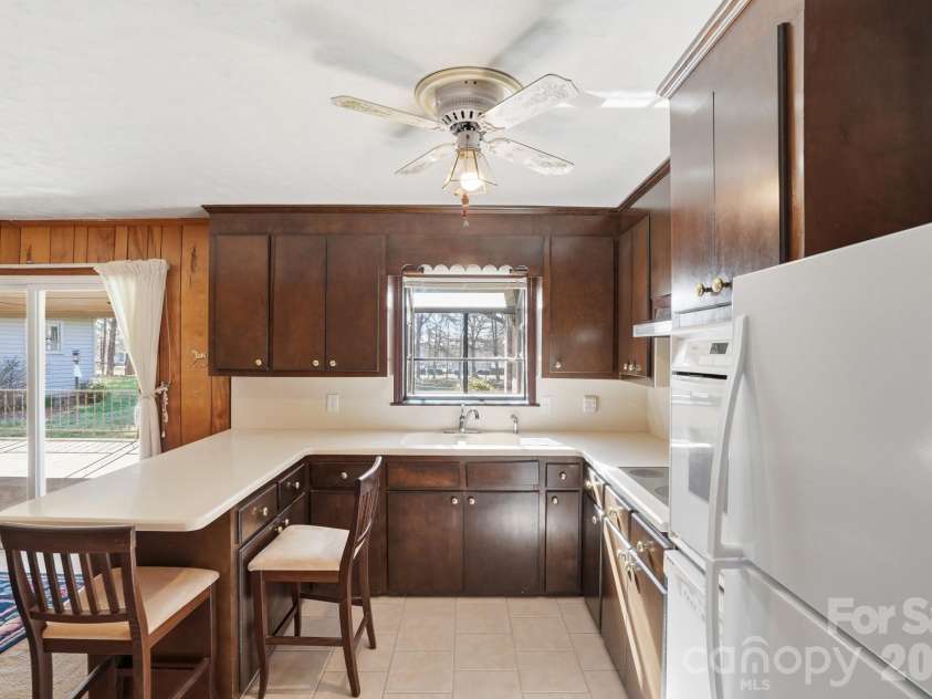 456 Debra Circle, Concord, NC 28025.  MLS# CAR4354481, YatesRealty ID 10900. 