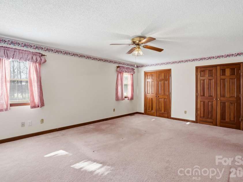 456 Debra Circle, Concord, NC 28025.  MLS# CAR4354481, YatesRealty ID 10900. 