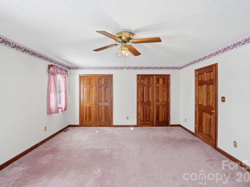 456 Debra Circle, Concord, NC 28025.  MLS# CAR4354481, YatesRealty ID 10900. 