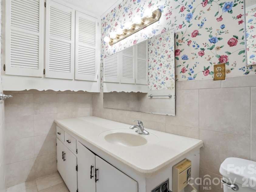456 Debra Circle, Concord, NC 28025.  MLS# CAR4354481, YatesRealty ID 10900. 