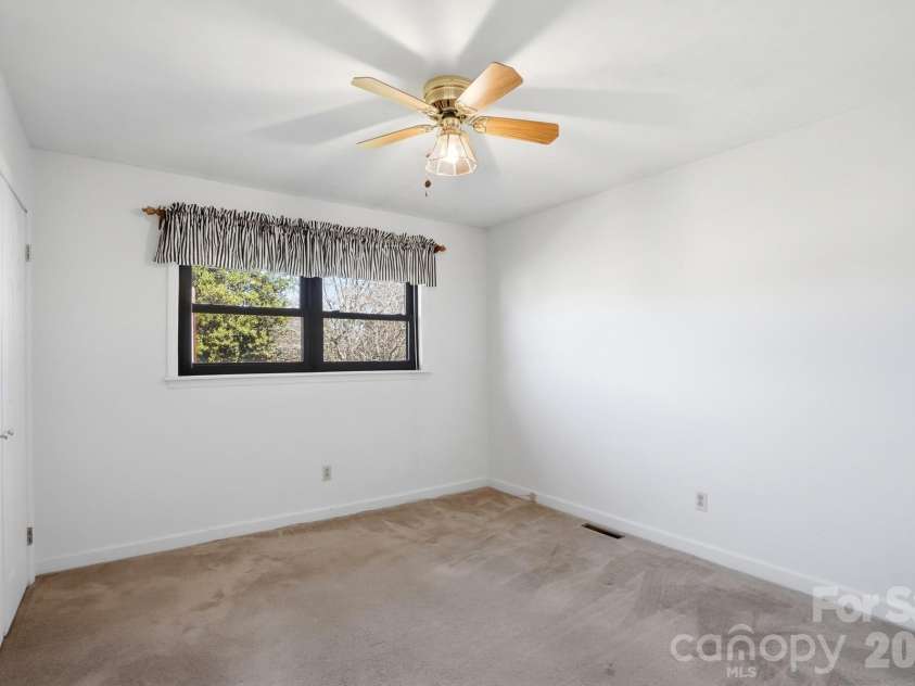 456 Debra Circle, Concord, NC 28025.  MLS# CAR4354481, YatesRealty ID 10900. 