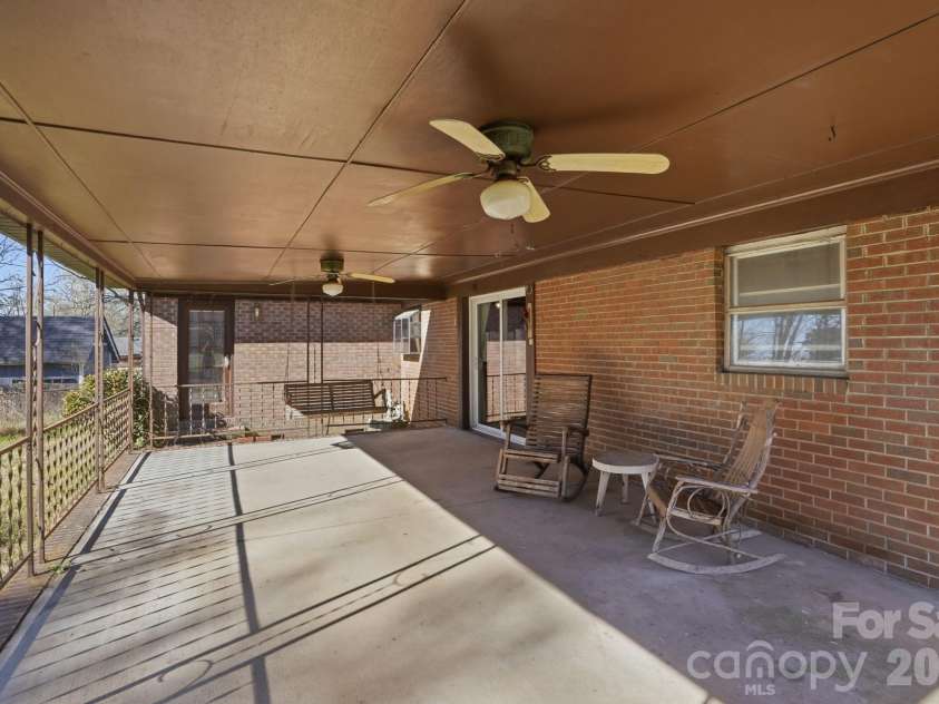 456 Debra Circle, Concord, NC 28025.  MLS# CAR4354481, YatesRealty ID 10900. 