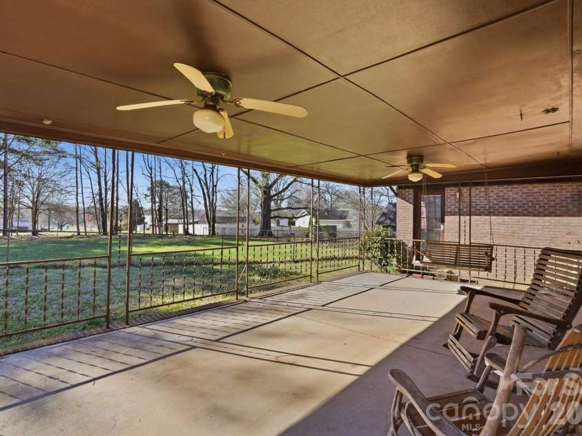 456 Debra Circle, Concord, NC 28025.  MLS# CAR4354481, YatesRealty ID 10900. 