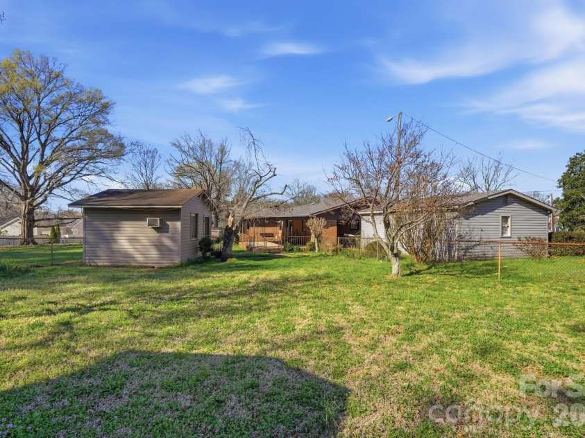 456 Debra Circle, Concord, NC 28025.  MLS# CAR4354481, YatesRealty ID 10900. 