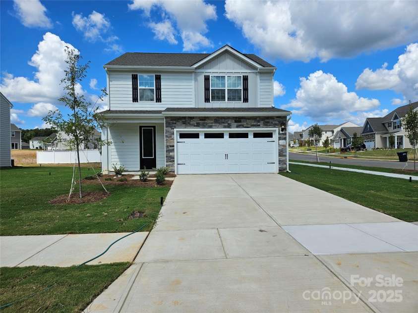 177 Wembury Lane, Troutman, NC 28166.  MLS# CAR4214627, YatesRealty ID 10901. 
