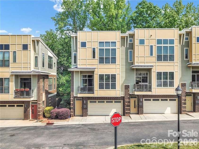 435 Steel Gardens Boulevard, Charlotte, NC 28205.  MLS# CAR4352693, YatesRealty ID 10901. 