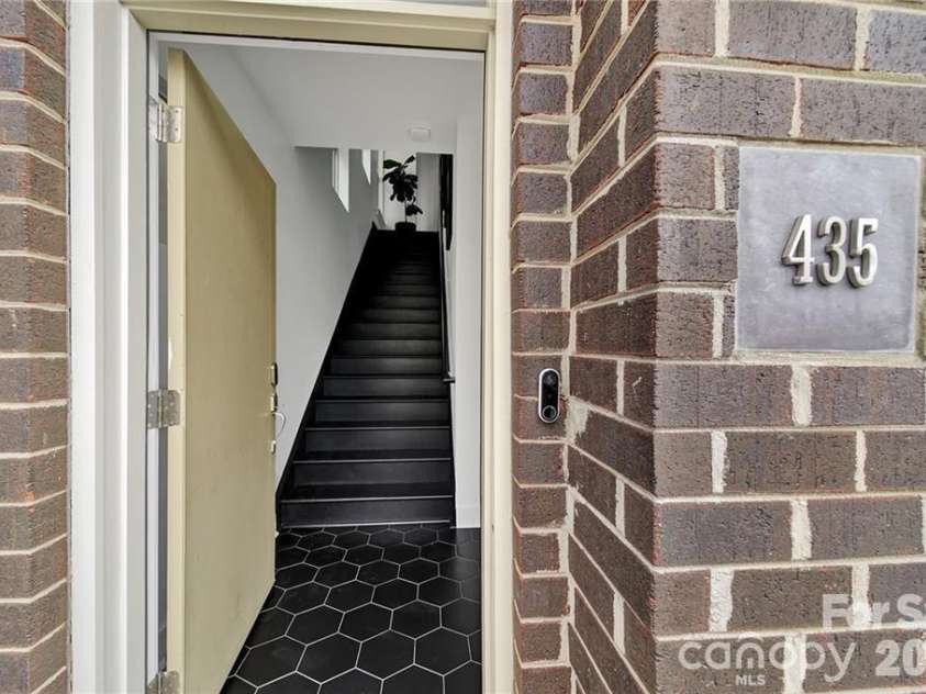 435 Steel Gardens Boulevard, Charlotte, NC 28205.  MLS# CAR4352693, YatesRealty ID 10901. 