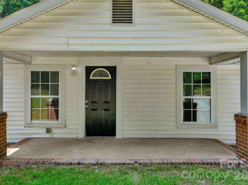 233 Proctor Street, Gastonia, NC 28052.  MLS# CAR4358565, YatesRealty ID 10906. 