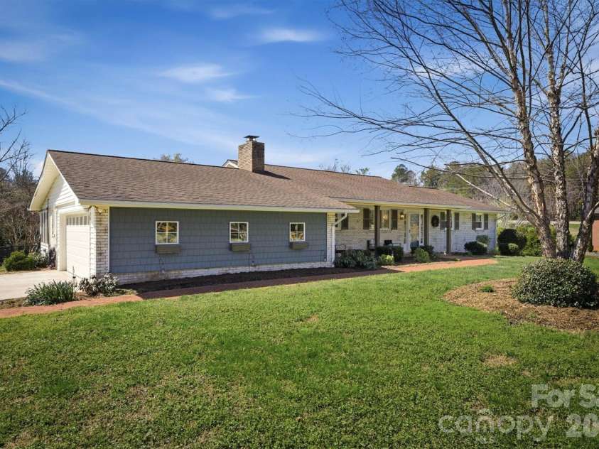 900 Magnolia Avenue, Valdese, NC 28690.  MLS# CAR4358109, YatesRealty ID 10907. 