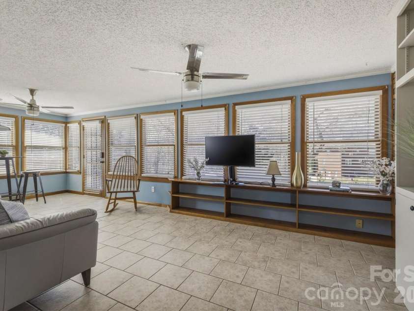900 Magnolia Avenue, Valdese, NC 28690.  MLS# CAR4358109, YatesRealty ID 10907. 