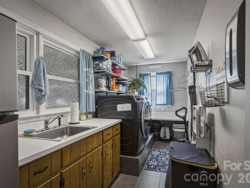 900 Magnolia Avenue, Valdese, NC 28690.  MLS# CAR4358109, YatesRealty ID 10907. 