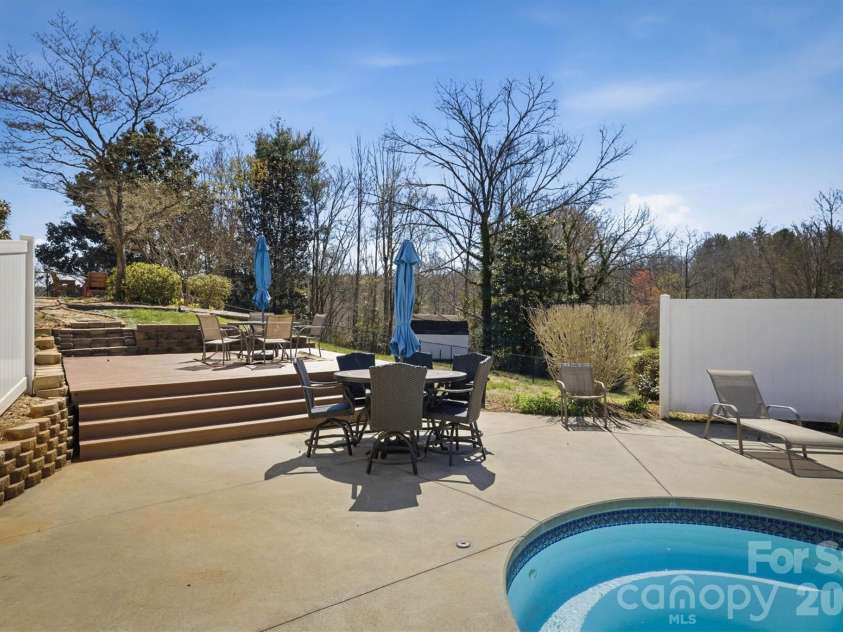 900 Magnolia Avenue, Valdese, NC 28690.  MLS# CAR4358109, YatesRealty ID 10907. 