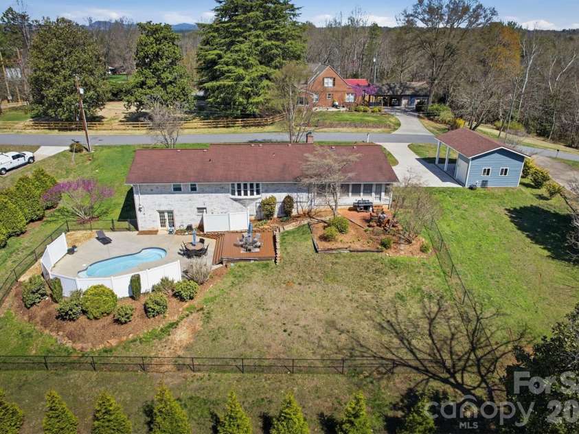 900 Magnolia Avenue, Valdese, NC 28690.  MLS# CAR4358109, YatesRealty ID 10907. 