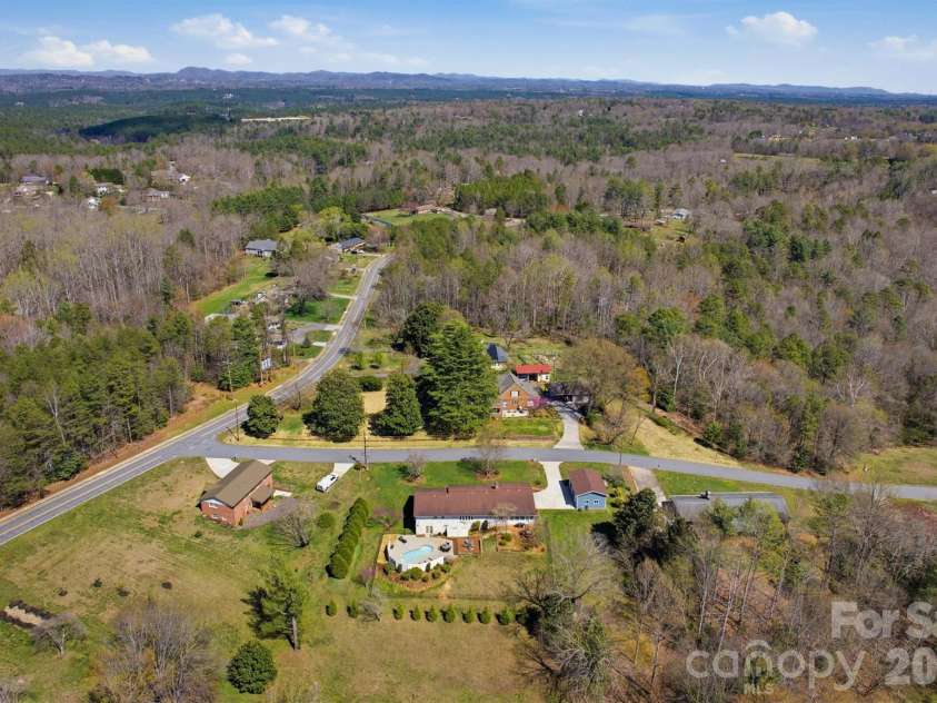 900 Magnolia Avenue, Valdese, NC 28690.  MLS# CAR4358109, YatesRealty ID 10907. 