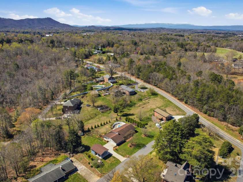 900 Magnolia Avenue, Valdese, NC 28690.  MLS# CAR4358109, YatesRealty ID 10907. 