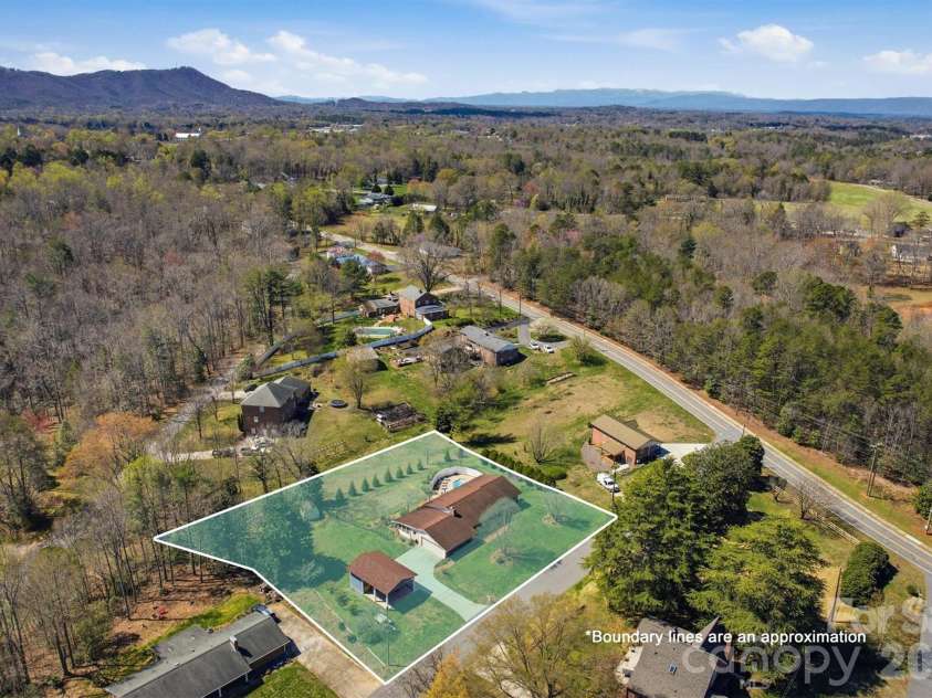 900 Magnolia Avenue, Valdese, NC 28690.  MLS# CAR4358109, YatesRealty ID 10907. 