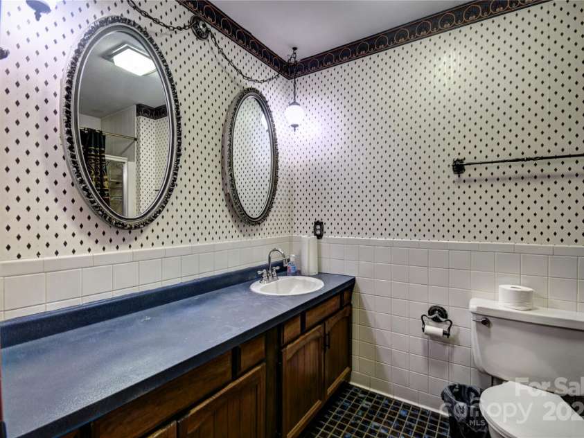 119 Pleasant Hill Circle, Waynesville, NC 28786.  MLS# CAR4325217, YatesRealty ID 1091. Hall Bath- upper level