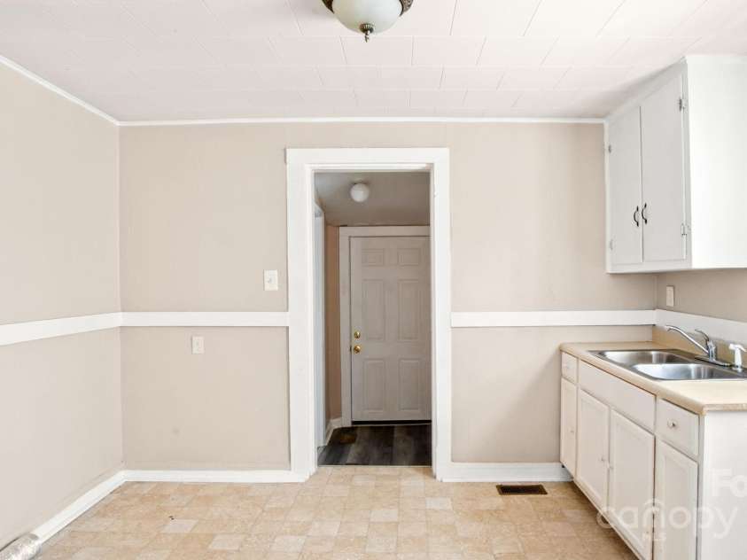 408 Washington Avenue, Bessemer City, NC 28016.  MLS# CAR4200782, YatesRealty ID 1091. 