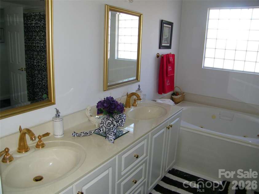 509 Main Street, Rockwell, NC 28138.  MLS# CAR4335018, YatesRealty ID 1091. 