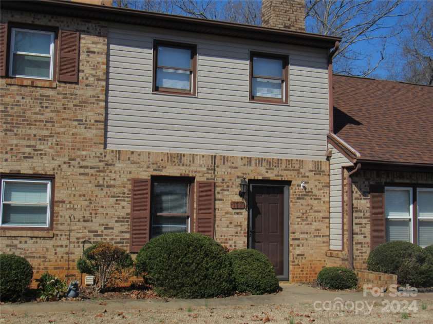 171 Fox Run Road, Forest City, NC 28043.  MLS# CAR4111565, YatesRealty ID 10911. 