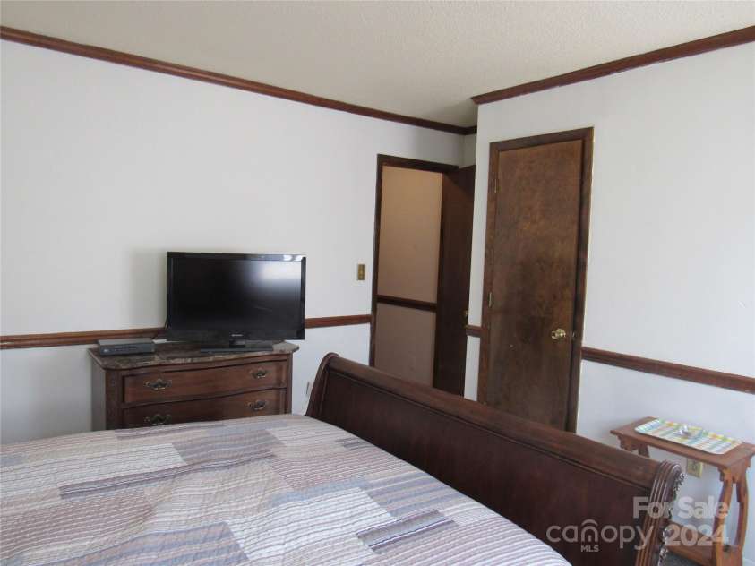 171 Fox Run Road, Forest City, NC 28043.  MLS# CAR4111565, YatesRealty ID 10911. 