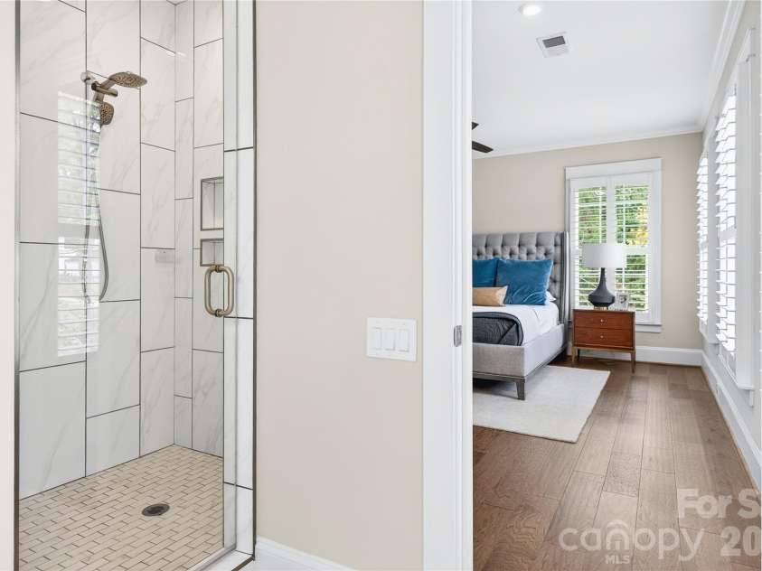 489 Main Street, Davidson, NC 28036.  MLS# CAR4366953, YatesRealty ID 10911. And Walk-In Shower