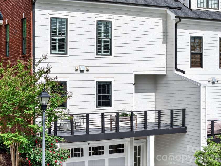 489 Main Street, Davidson, NC 28036.  MLS# CAR4366953, YatesRealty ID 10911. Contemporary Railing