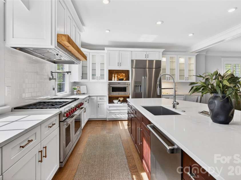 489 Main Street, Davidson, NC 28036.  MLS# CAR4366953, YatesRealty ID 10911. Decor Refrigerator