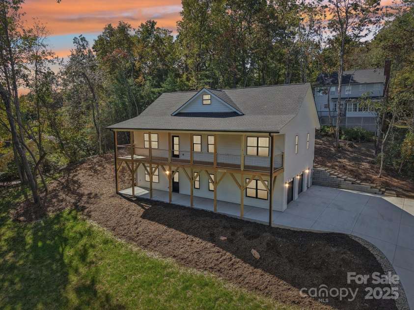 271 Greenstone Lane, Mills River, NC 28759.  MLS# CAR4312734, YatesRealty ID 10913. 