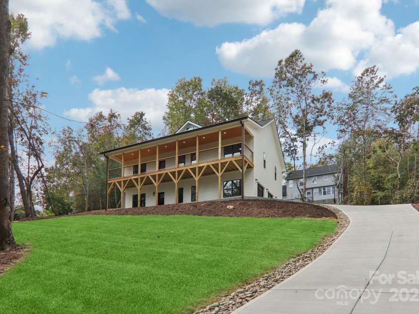271 Greenstone Lane, Mills River, NC 28759.  MLS# CAR4312734, YatesRealty ID 10913. 