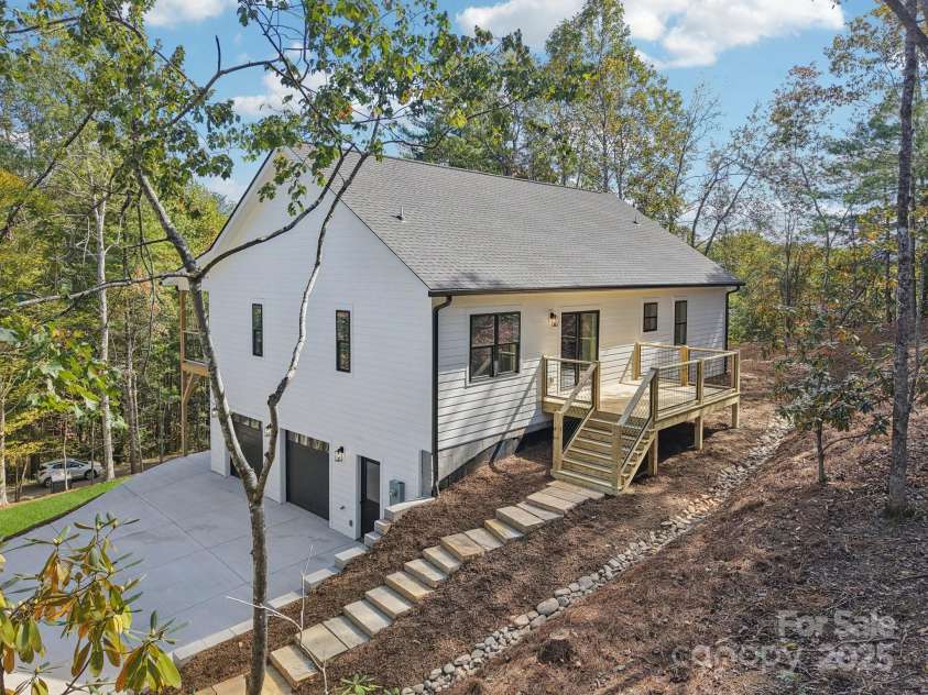 271 Greenstone Lane, Mills River, NC 28759.  MLS# CAR4312734, YatesRealty ID 10913. 