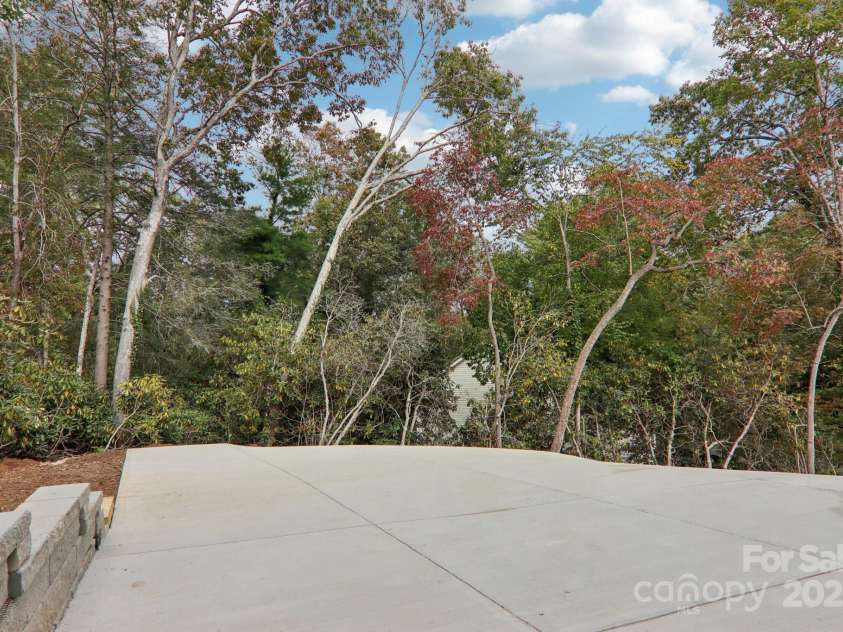 271 Greenstone Lane, Mills River, NC 28759.  MLS# CAR4312734, YatesRealty ID 10913. 