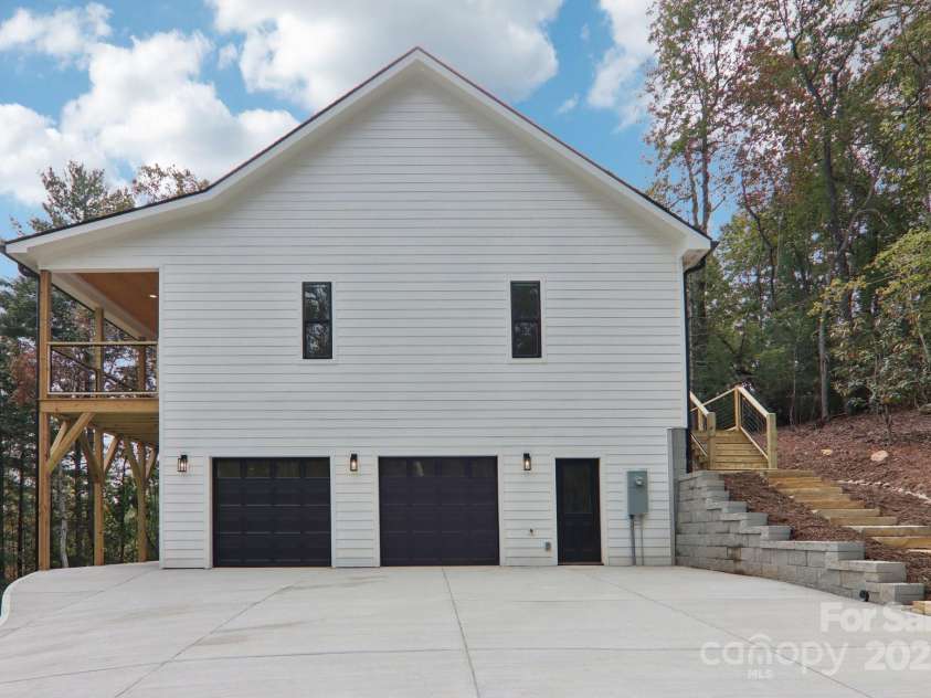 271 Greenstone Lane, Mills River, NC 28759.  MLS# CAR4312734, YatesRealty ID 10913. 