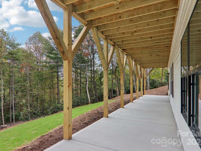 271 Greenstone Lane, Mills River, NC 28759.  MLS# CAR4312734, YatesRealty ID 10913. 