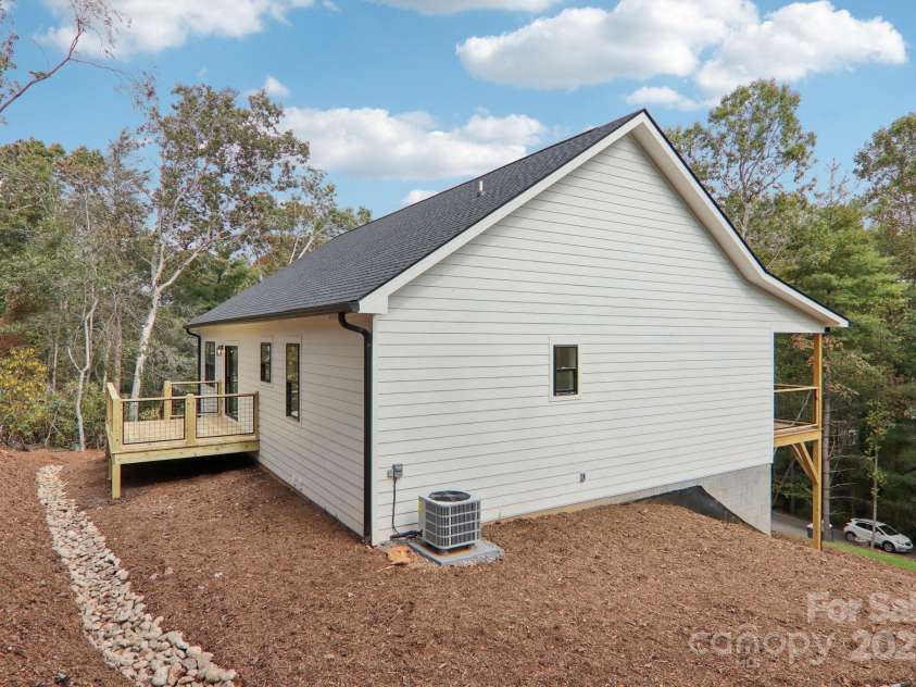 271 Greenstone Lane, Mills River, NC 28759.  MLS# CAR4312734, YatesRealty ID 10913. 
