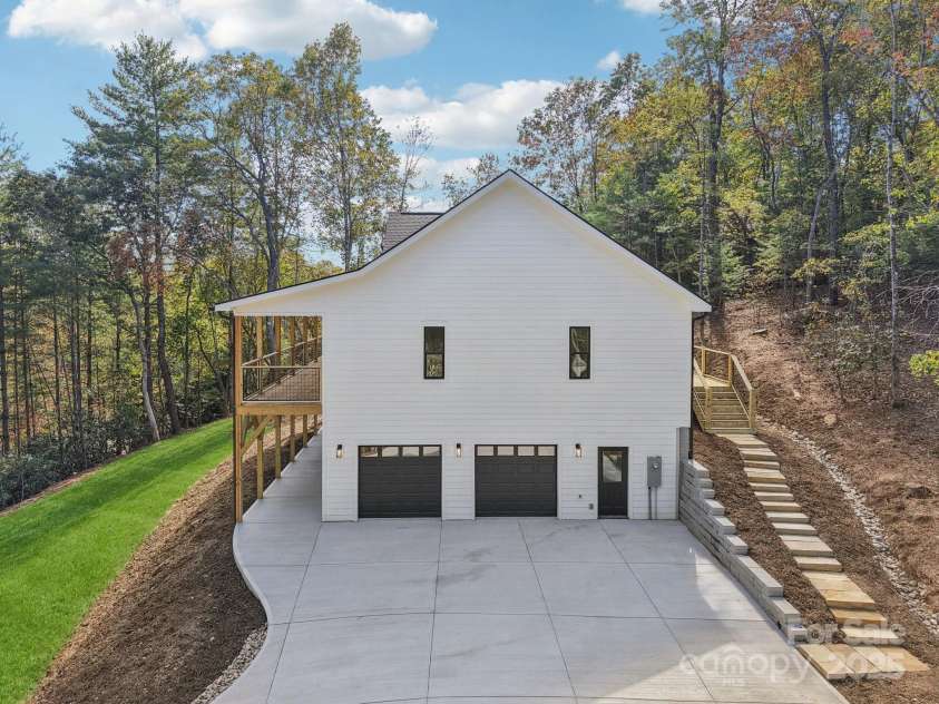 271 Greenstone Lane, Mills River, NC 28759.  MLS# CAR4312734, YatesRealty ID 10913. 