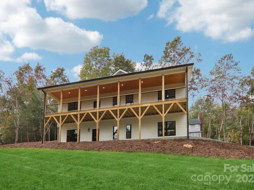 271 Greenstone Lane, Mills River, NC 28759.  MLS# CAR4312734, YatesRealty ID 10913. 