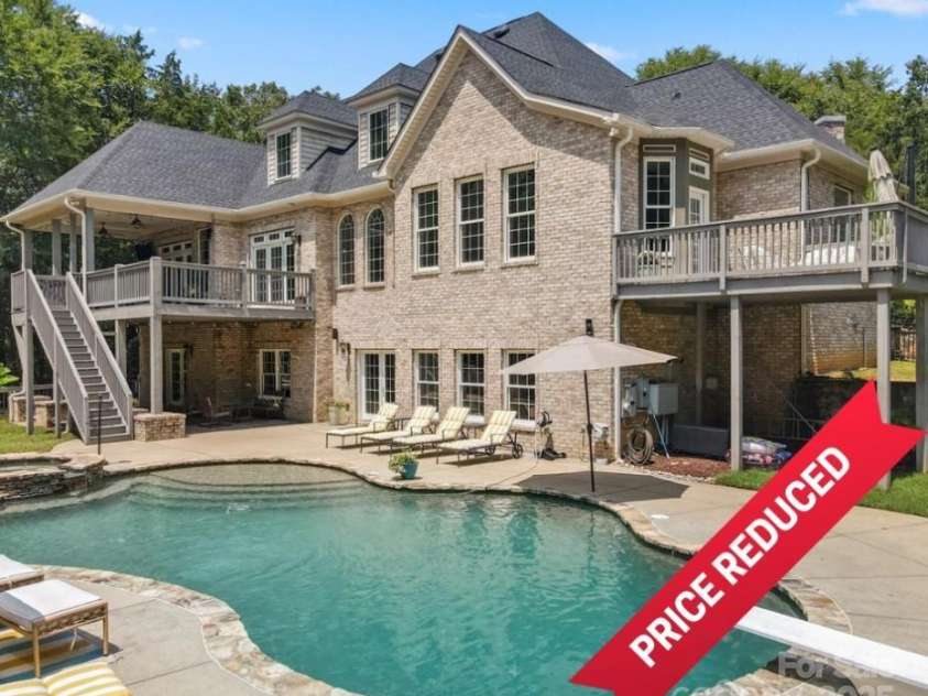 8516 Mcilwaine Road, Huntersville, NC 28078.  MLS# CAR4164588, YatesRealty ID 10913. 