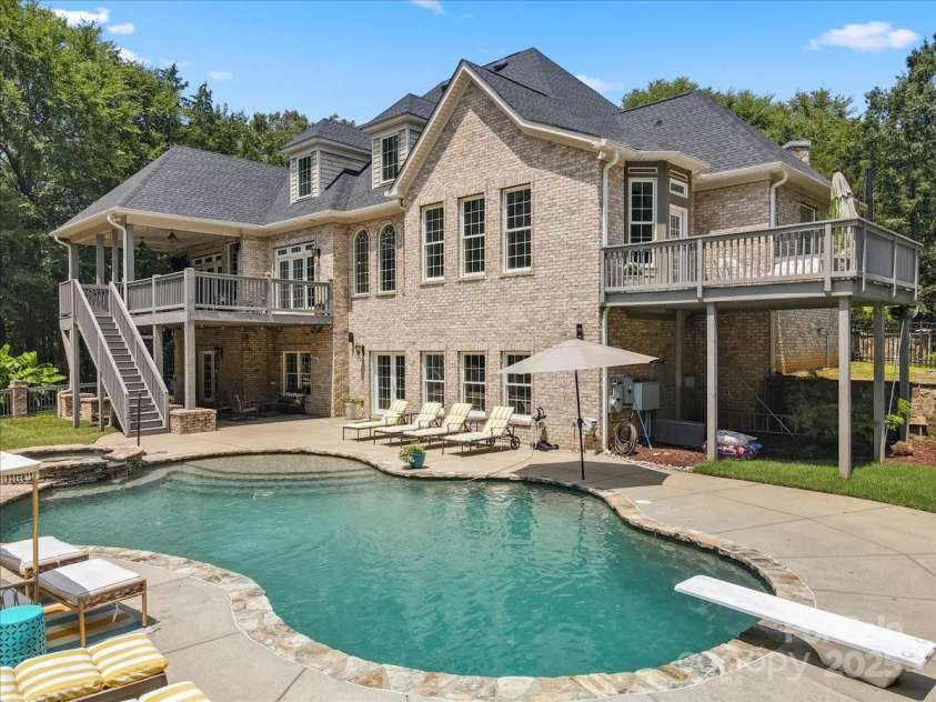8516 Mcilwaine Road, Huntersville, NC 28078.  MLS# CAR4164588, YatesRealty ID 10913. 