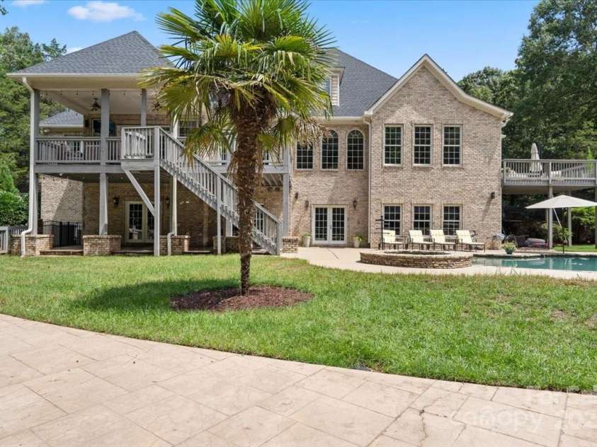 8516 Mcilwaine Road, Huntersville, NC 28078.  MLS# CAR4164588, YatesRealty ID 10913. 