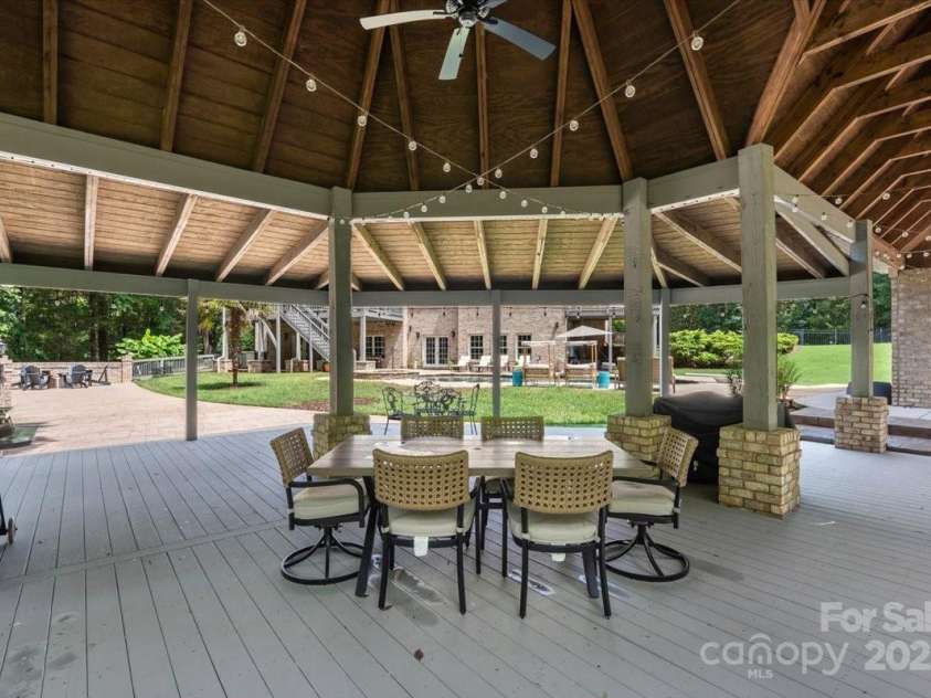 8516 Mcilwaine Road, Huntersville, NC 28078.  MLS# CAR4164588, YatesRealty ID 10913. 
