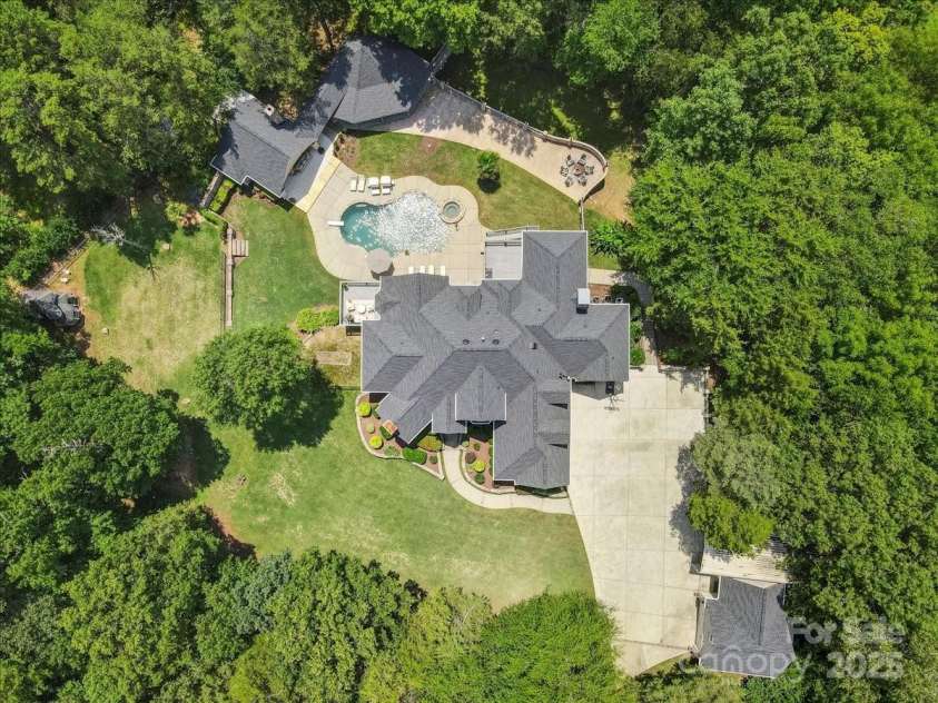 8516 Mcilwaine Road, Huntersville, NC 28078.  MLS# CAR4164588, YatesRealty ID 10913. 