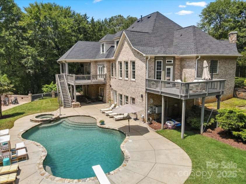 8516 Mcilwaine Road, Huntersville, NC 28078.  MLS# CAR4164588, YatesRealty ID 10913. 