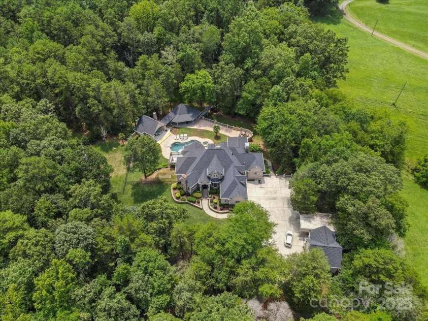 8516 Mcilwaine Road, Huntersville, NC 28078.  MLS# CAR4164588, YatesRealty ID 10913. 