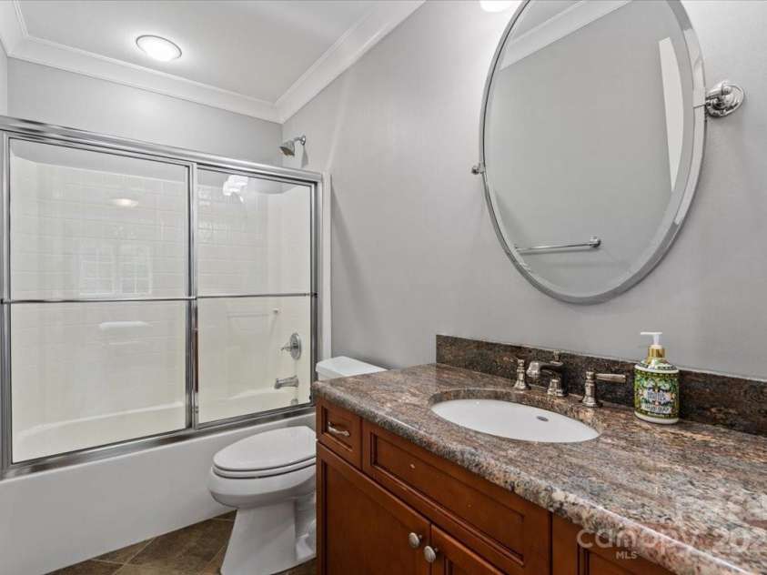 8516 Mcilwaine Road, Huntersville, NC 28078.  MLS# CAR4164588, YatesRealty ID 10913. Apartment above Detached garage