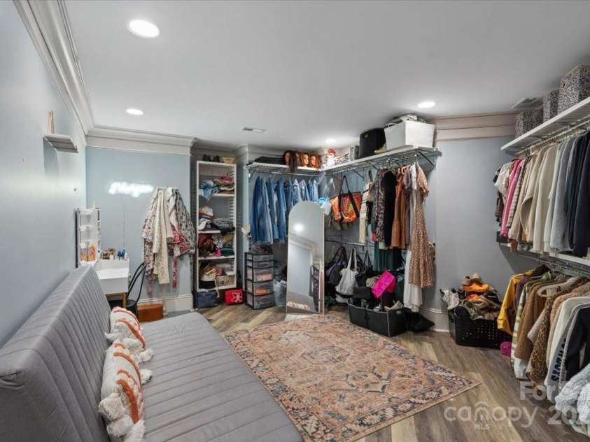 8516 Mcilwaine Road, Huntersville, NC 28078.  MLS# CAR4164588, YatesRealty ID 10913. Basement Dressing room