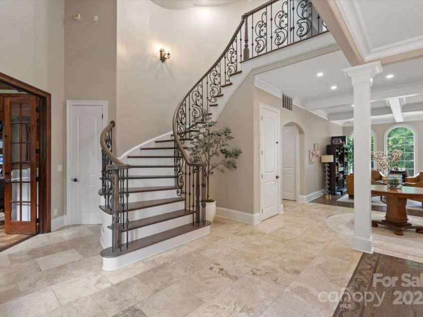 8516 Mcilwaine Road, Huntersville, NC 28078.  MLS# CAR4164588, YatesRealty ID 10913. Foyer